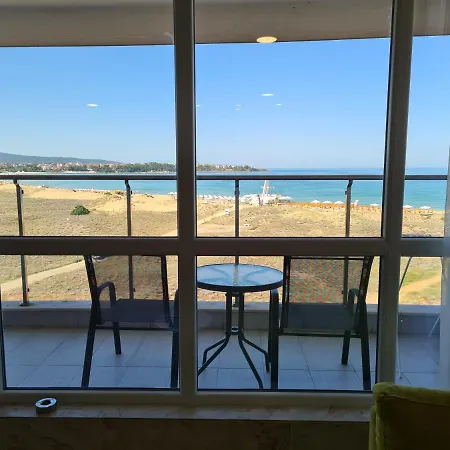 Happy Apartment *