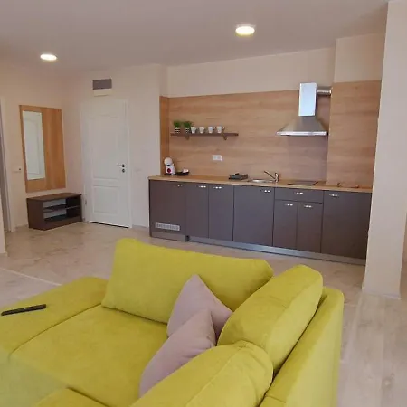 Happy Apartment *